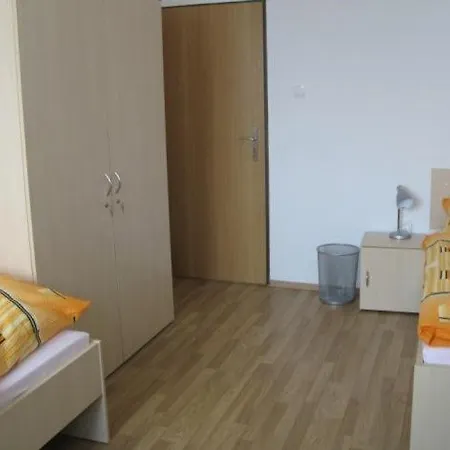 Hostel Uninova *